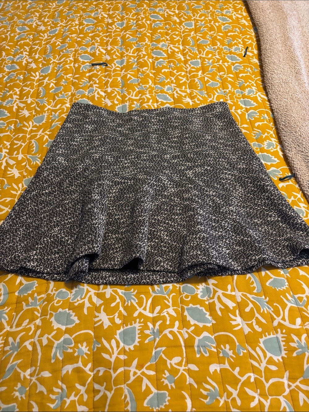 Ann Taylor LOFT Black and White Knit Trumpet Flare Mini Skirt